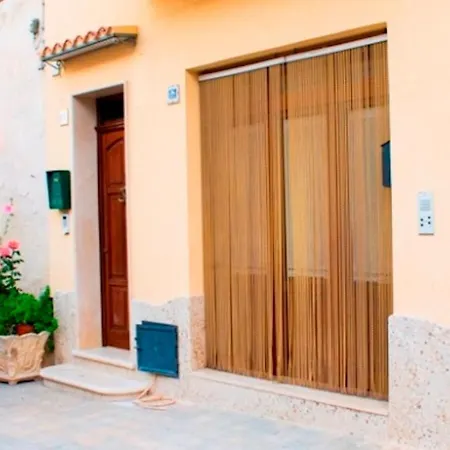 Semesterbostad Cristina Site In Antico Baglio E In Via Abruzzi N 161 *